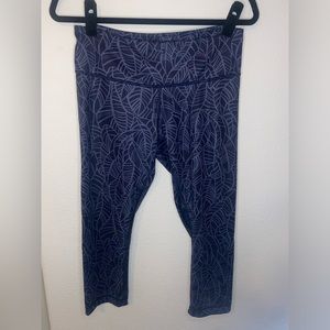 Lululemon size 8 cropped leggings